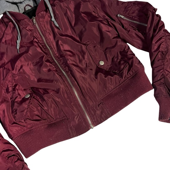 Hooded bomber jacket - Picture 2 of 2